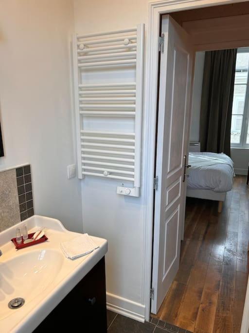 Appartement Chic Et Cosy Epernay Bagian luar foto