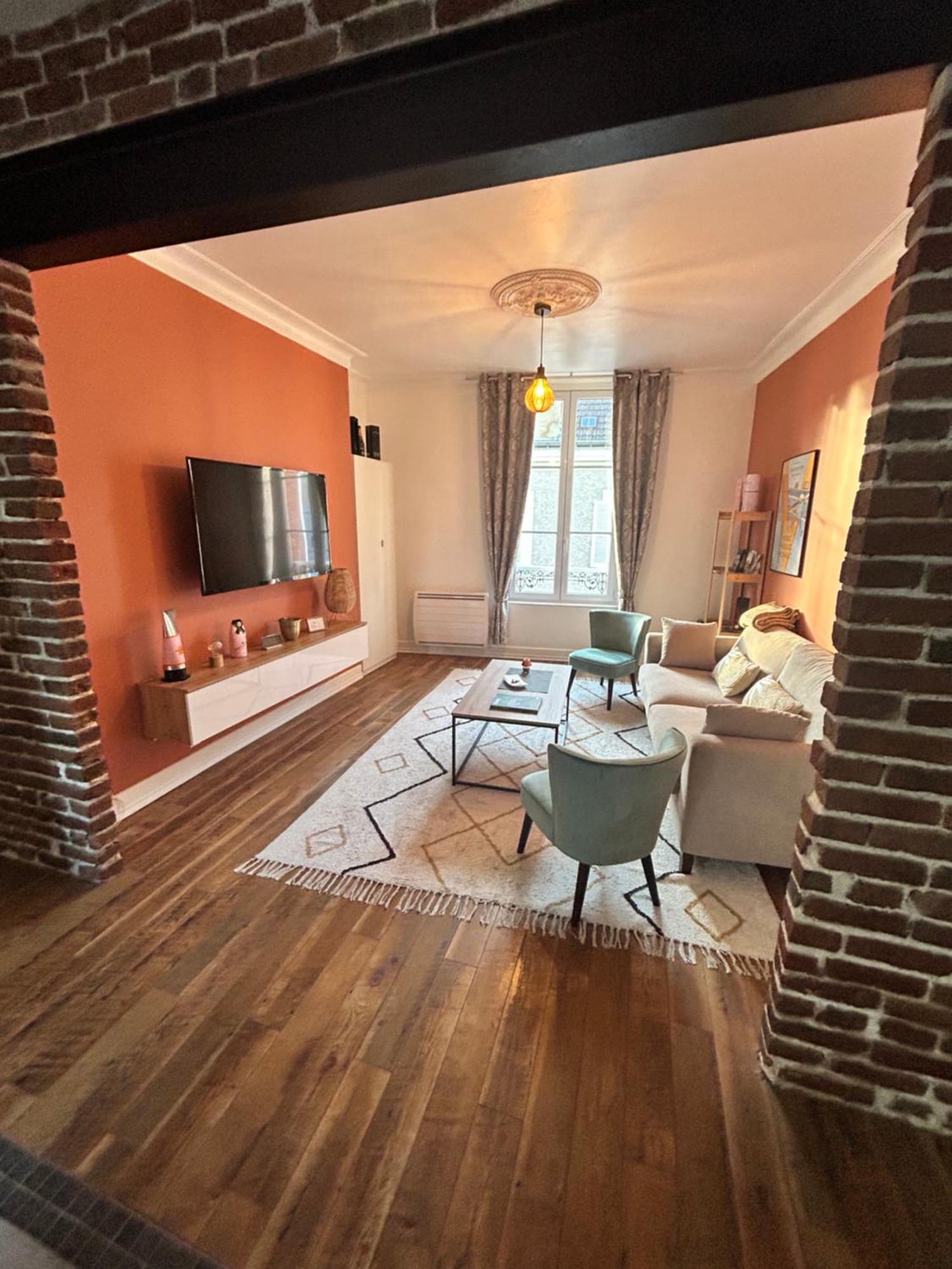 Appartement Chic Et Cosy Epernay Bagian luar foto